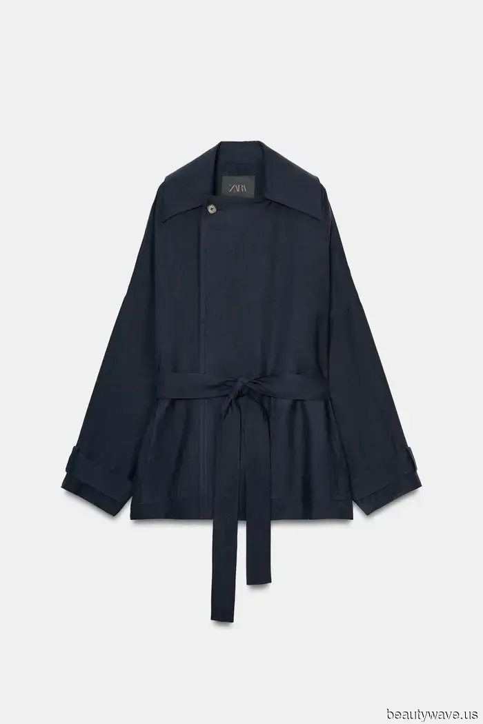 It Has Arrived: The Denim Trend That Everyone in Fashion Is Embracing This Summer