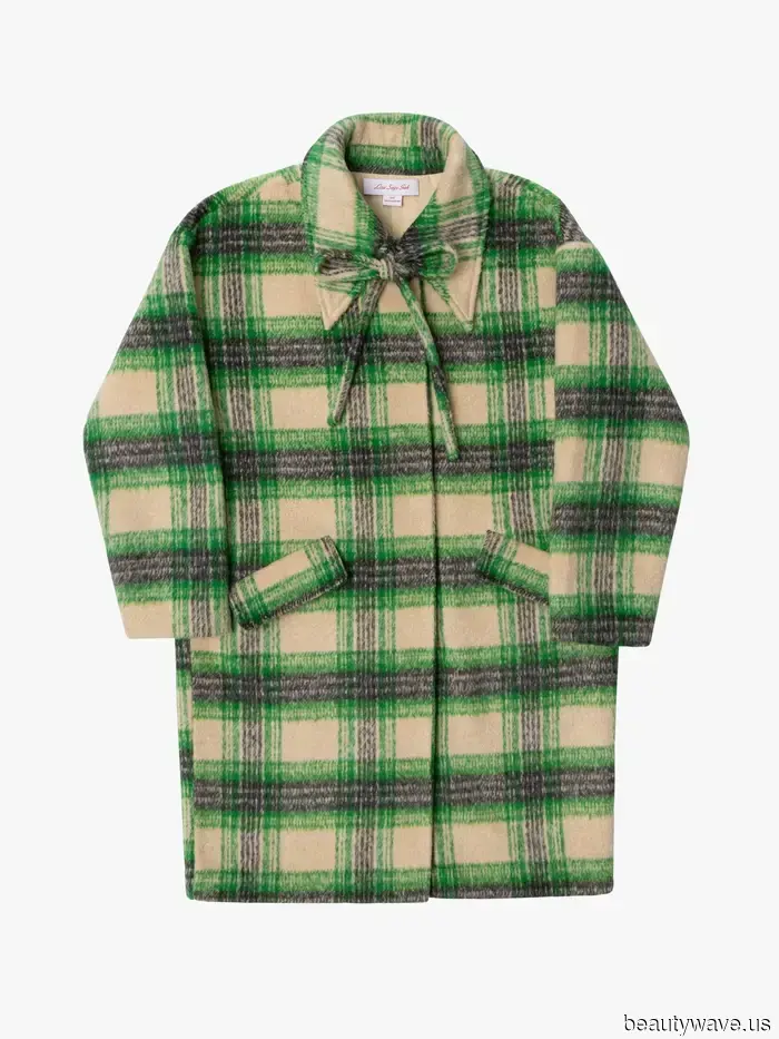 While black coats are nice, fashion enthusiasts in Paris, London, and NYC understand that these color trends exude much more elegance.