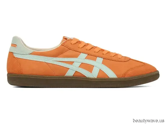 Forget about white trainers—French women are supporting these 5 stylish sneaker trends for spring instead.