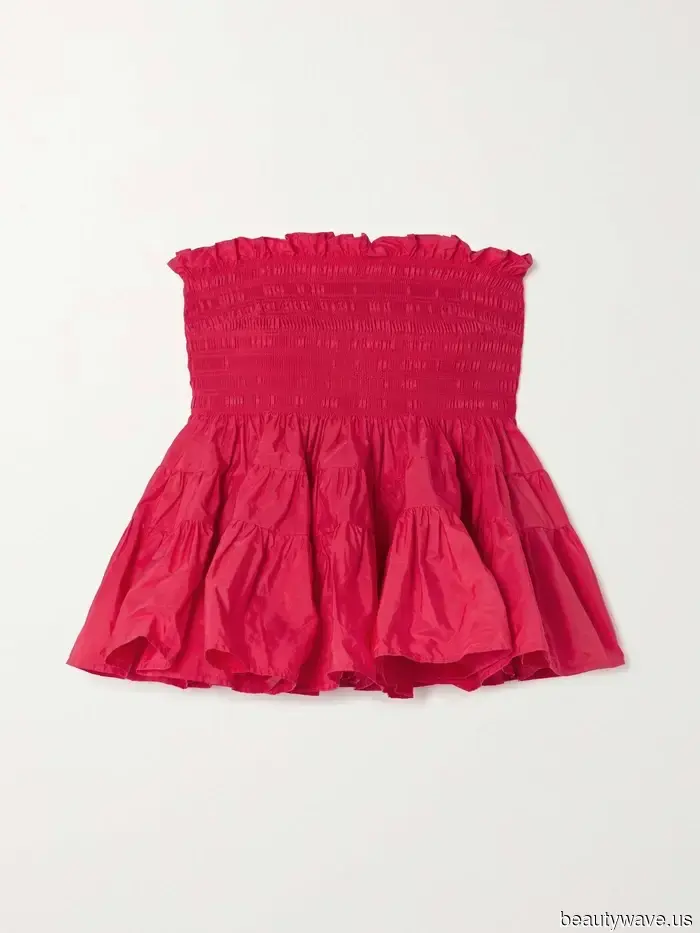 Menschen verzichten auf schlichte weiße Tanktops zugunsten des Trends, der Outfits so viel cooler macht.