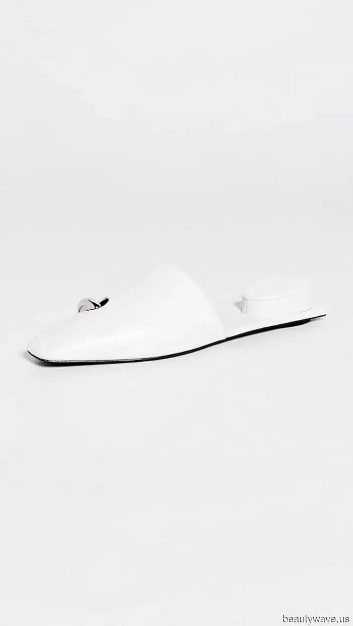 This One Footwear Trend Is Subtly Taking Over Sneakers This Spring