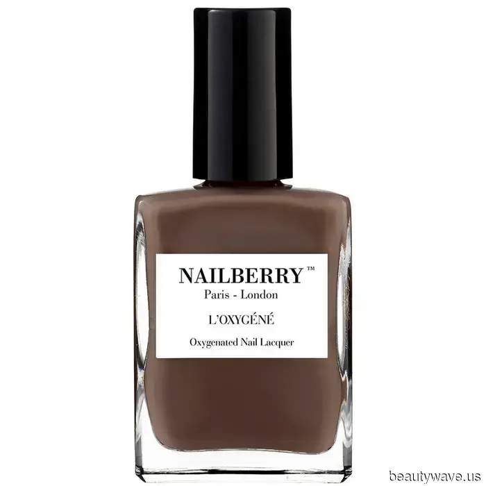 The 7 Winter Nail Trends Worn by French Girls in Paris Right Now