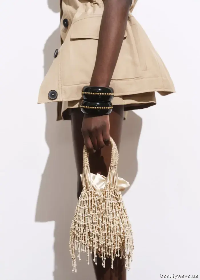 Модные люди сейчас тянутся к маленьким бисерным сумочкам&mdash;31 стильный вариант, который привлек мое внимание