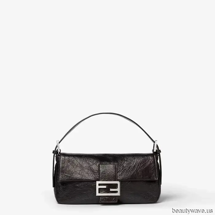 The New '90s It Bag for Fall 2026 Has Arrived