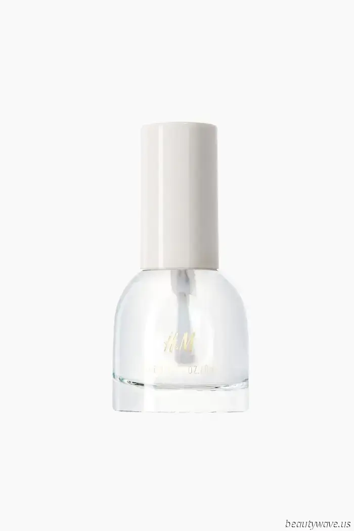 Die Glass French Maniküre bemüht sich, zum elegantesten Nageltrend aller Zeiten zu werden