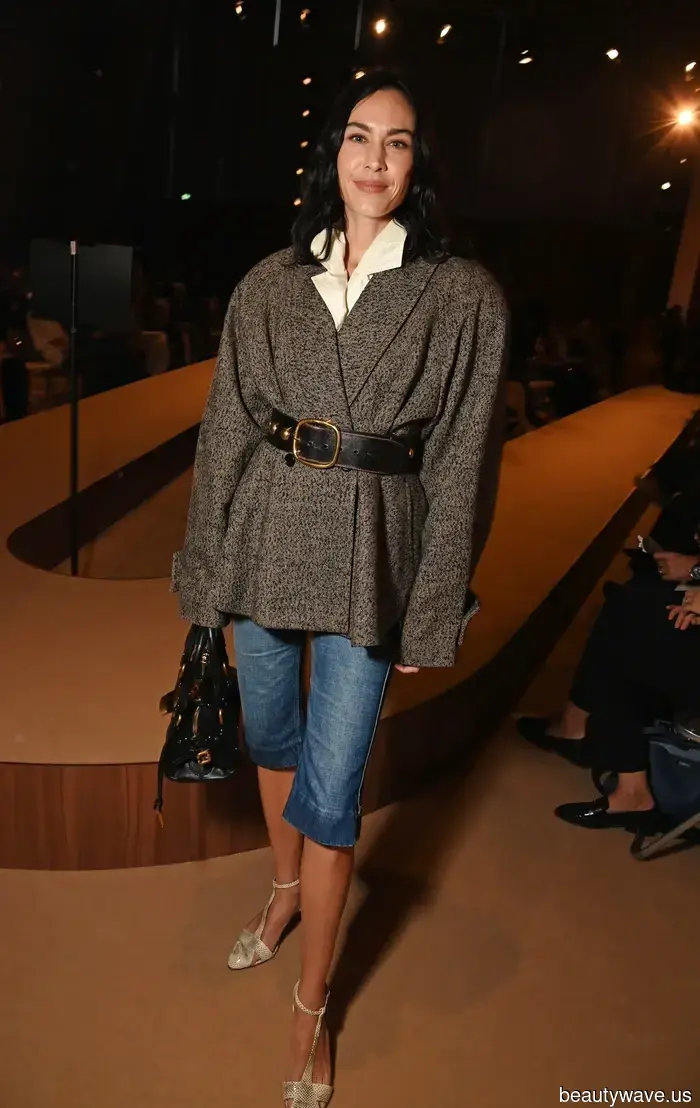 I never expected denim capris to return, but Alexa Chung has just shown me otherwise in Paris.