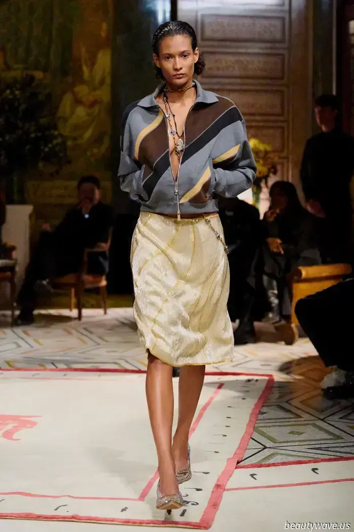 Dario Vitale Infuses Sex Appeal and Miami Beach Luxury into His Debut for Versace