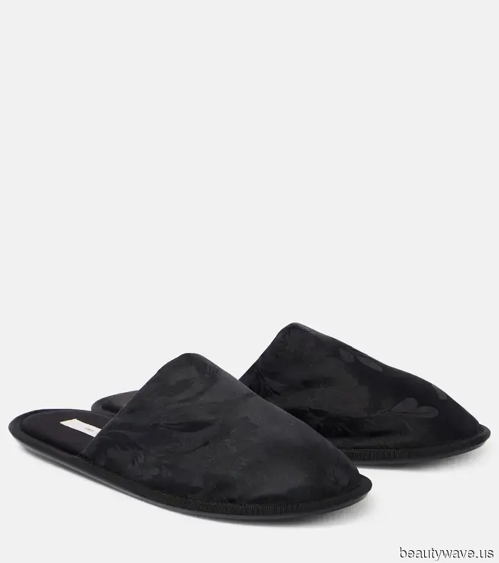 Si amas los zapatos The Row de Kendall y Elsa, la versión de Zara de $40 es casi imposible de distinguir.