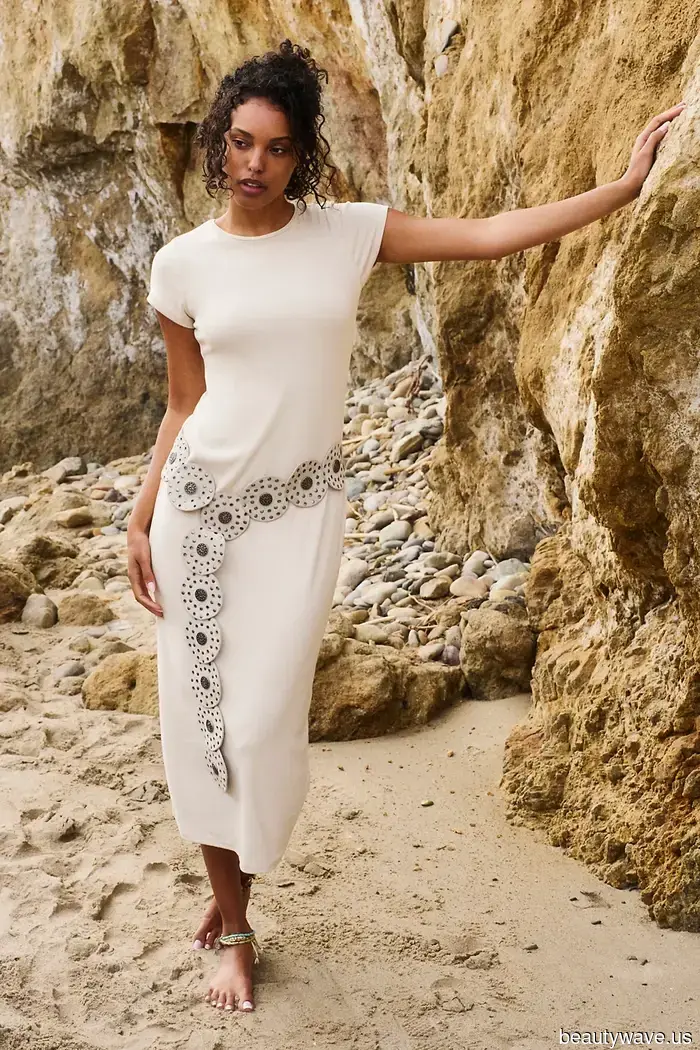 Forget About Putting in Extra Effort—This Dress Trend Is Every Fashionable Woman's Secret for Effortless Dressing.