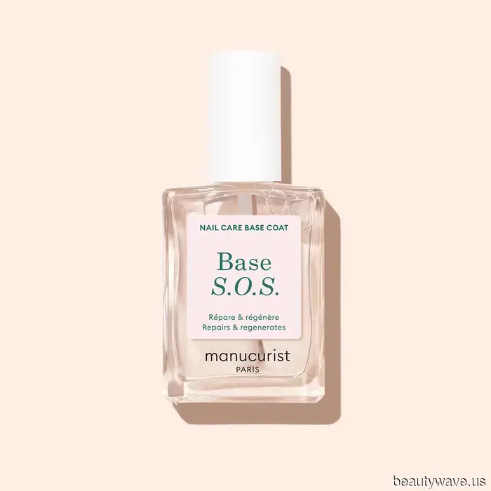 It's Official: This Is the Most Stylish Way to Sport Short Nails.