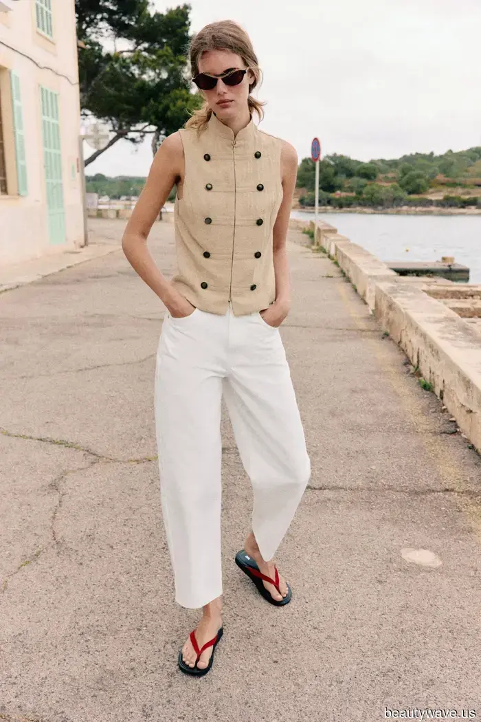 Not Trainers, Not Loafers—It Girls are Pairing Cropped Jeans with This Effortlessly Stylish Sandal Trend Instead.