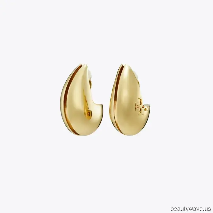The Unique Earrings That Trendy Girls in Paris and NYC Are Sporting