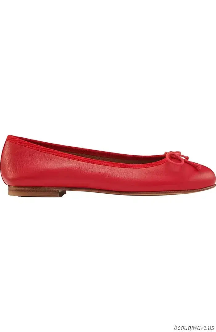This is the color of ballet flats that fashion enthusiasts will purchase for the rest of 2025.