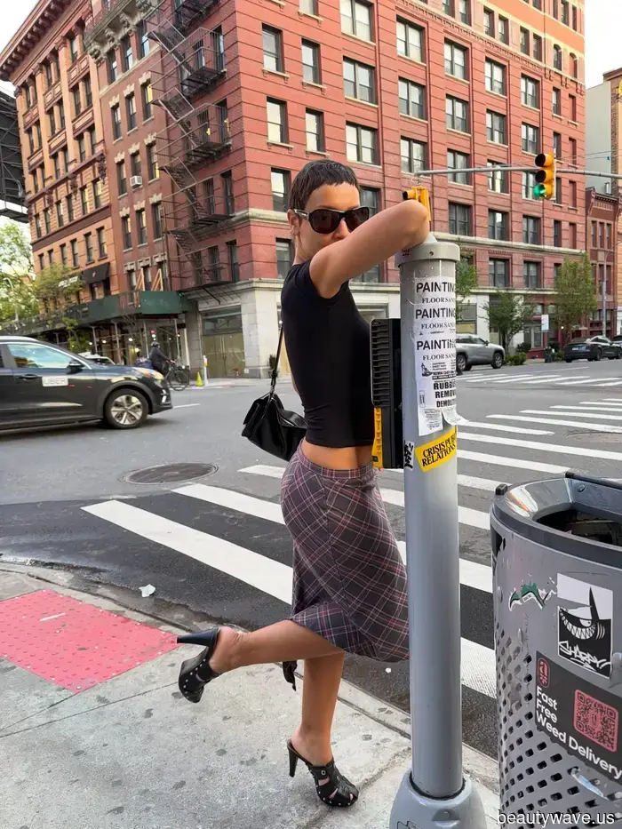 Modeleute in L.A. und NYC sind sich einig&mdash;das ist das einzige Sommeroutfit, das im Moment zählt.
