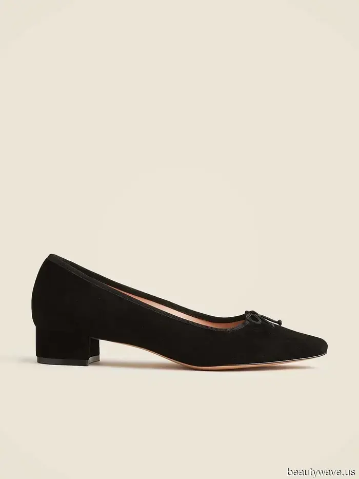 Forget Ballet Flats—Fashion Enthusiasts in Paris Favor This Stylish Alternative.