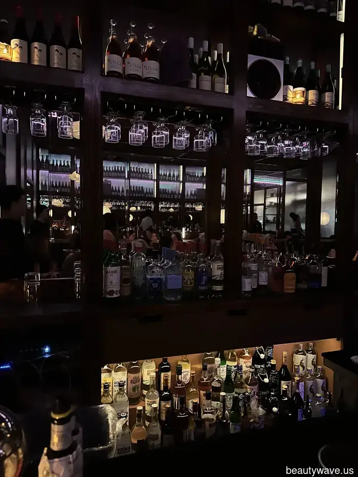 I'm a Curve Model, and Here’s What the Backstage Experience at NYFW Is Like with the Brand That Understands It Well.