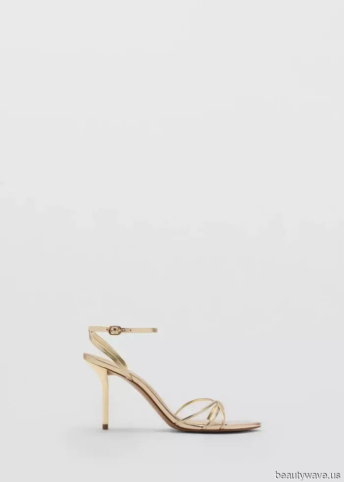 Siennas "Naked" Slip Dress und Goldschuh-Kombination aus den 90ern sind so Carrie Bradshaw-codiert