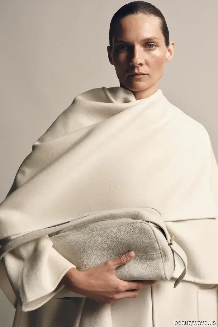 A friend inquired about the handbag color trends that will be popular this winter and in the future, so I shared these essential styles with her.