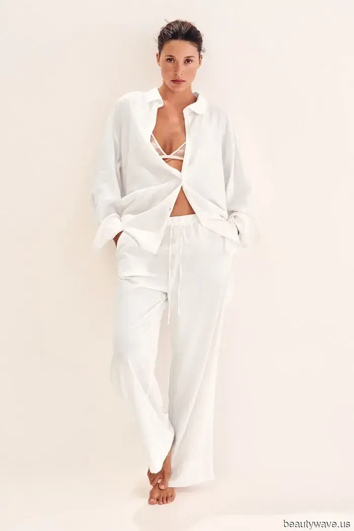 Black sandals are great, but in NYC, it’s common knowledge that this shoe color pairs more stylishly with white pants.