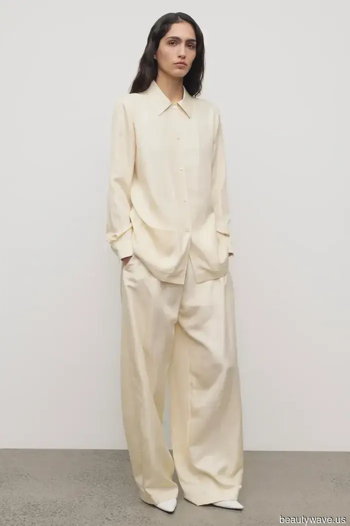 Not Leggings, Not Loafers—7 Outfits That Show Celebrities Excel at Airport Fashion