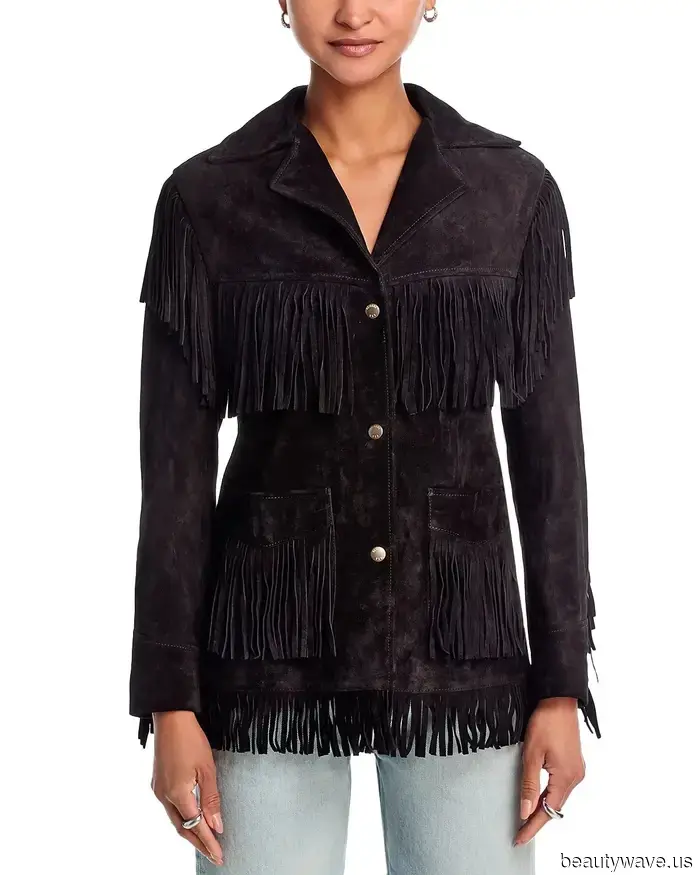 Out of nowhere, individuals with a keen sense of style are incorporating this jacket trend into their fall outfits in 2025.