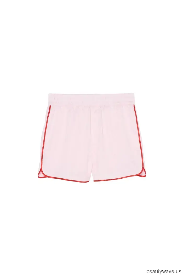 Seen in NYC—the Shorts Trend that It Girls are pairing with T-Shirts.