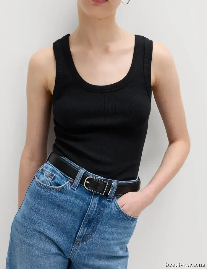 Quando è a New York, Margot torna sempre a questa formula di jeans, giacca e scarpe da ragazza cool.