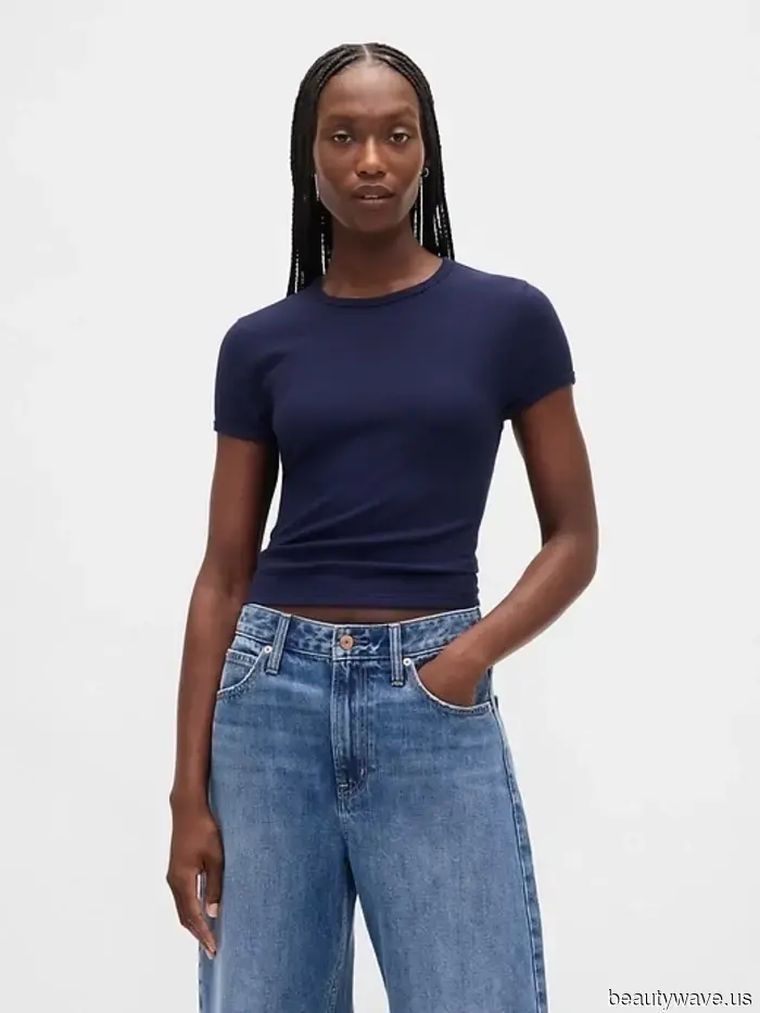 6 Shirt Trends That Stylish Girls Are Pairing With Baggy Jeans