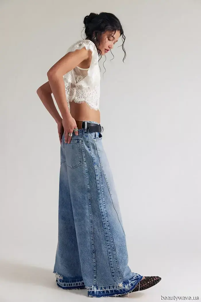 Le donne francesi e la moda Le persone concordano&mdash;Questa tendenza dei jeans per l'estate sta meglio con i tacchi