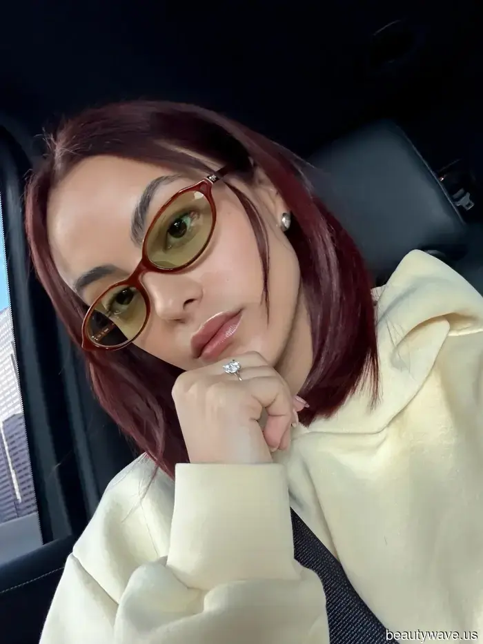 Von Dua Lipa bis Zendaya, das sind alle besten Verlobungsringe der Promis von 2025.