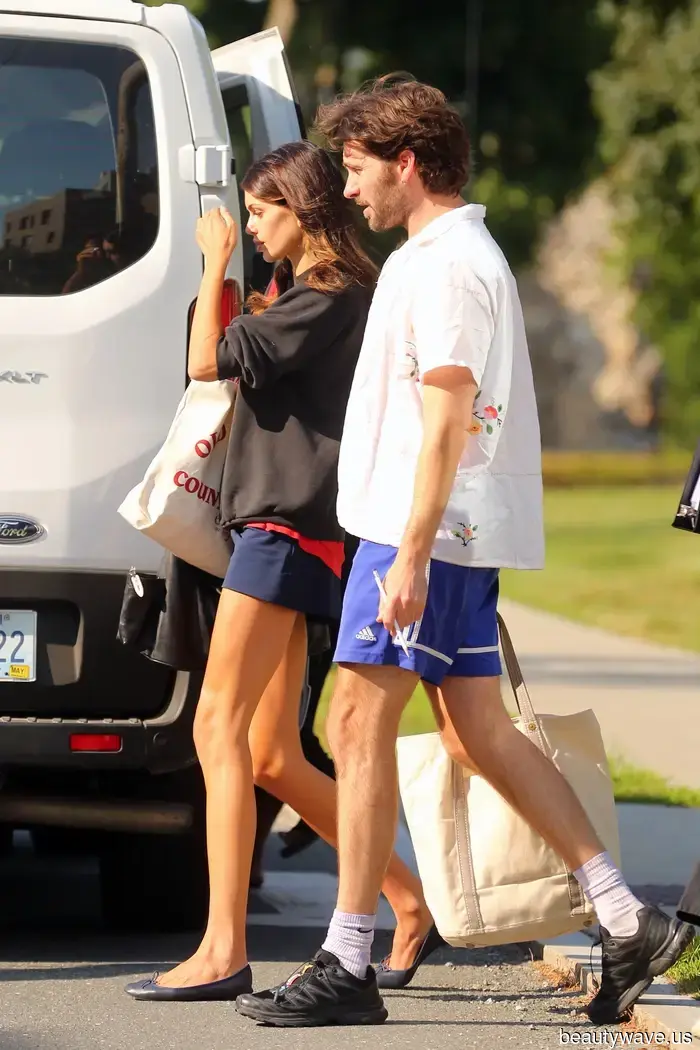 This Shoe Color Trend Is More Stylish Than Black, Burgundy, and Brown