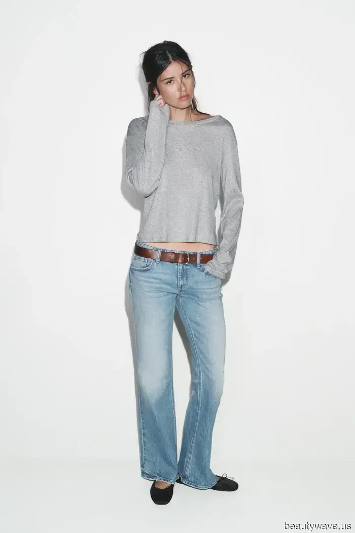 Keine Skinny Jeans hier&mdash;Modelle außerhalb der Arbeit in NY wissen, dass Sneakers mit diesem Denim-Trend cooler aussehen.