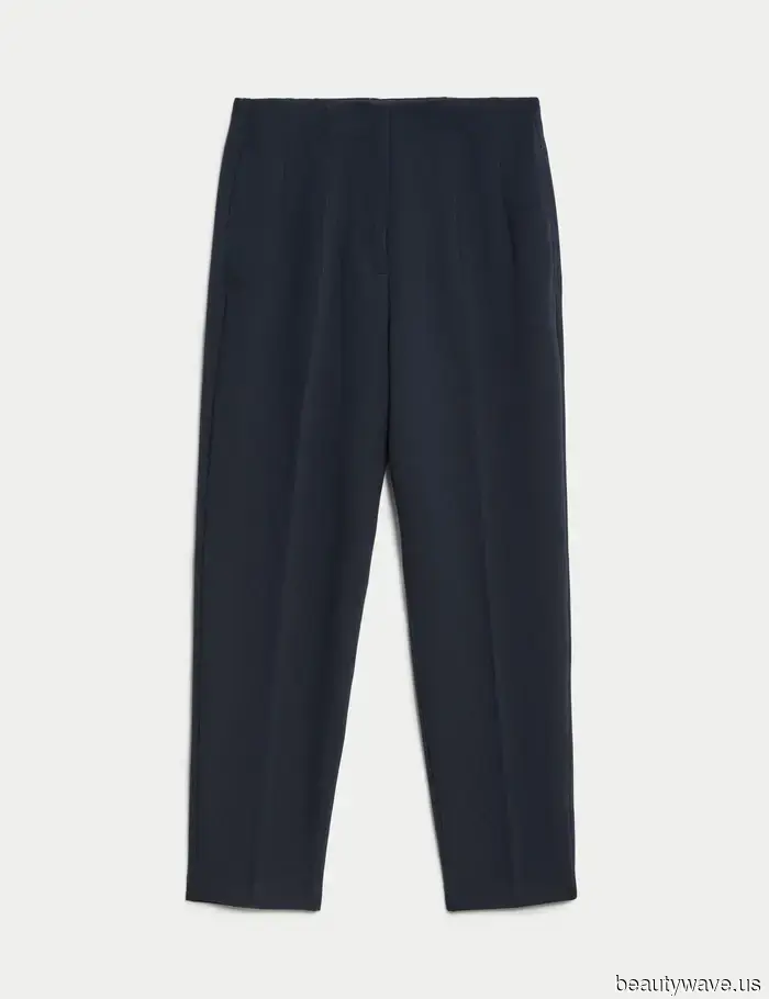 Kate Middleton acaba de usar la elegante tendencia de zapatos que se ve mejor con pantalones de longitud de tobillo complicados.