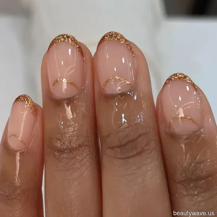 Non sono una persona da glitter, ma queste unghie "cannella e zucchero" sono il manicure perfetto da autunno a inverno.