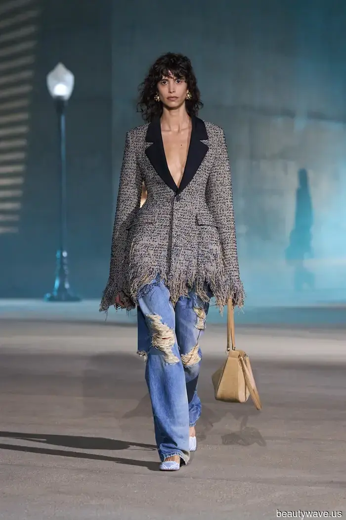 Cinematic! Jonathan Anderson Transforms the Hollywood Narrative for Dior Cruise 2027.