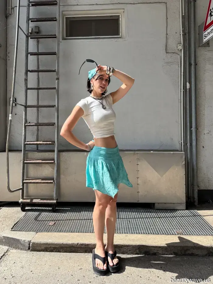 Everyone in NYC is currently sporting this once-outdated skirt trend paired with simple summer outfits.