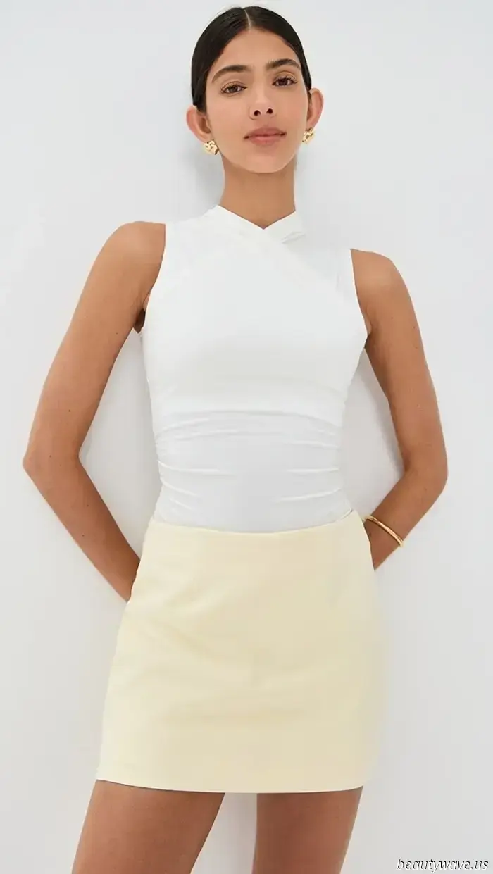 The Trendy Summer Top Fashionable Europeans Enjoy Pairing With Jeans