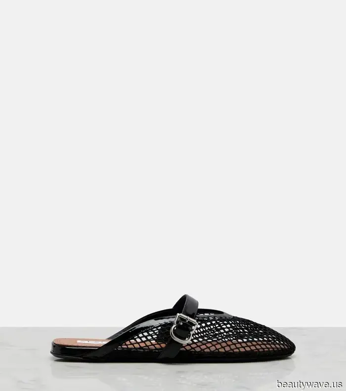 Here’s How to Ensure Your Stylish Summer Flats Fit in During Fall
