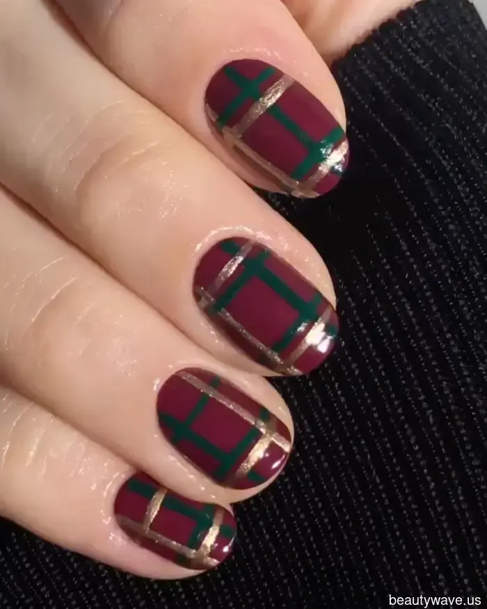 This winter nail trend is making me rethink my minimalist manicure.