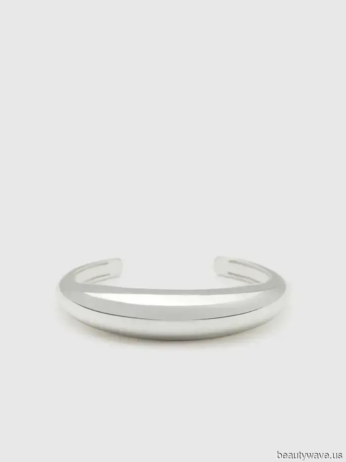 Reformation has just introduced a new jewelry line—here's what I anticipate will sell out first.