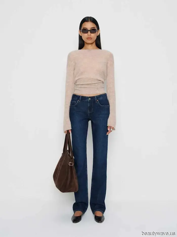 Lo siento, Sneakers&mdash;Los jeans de tiro bajo lucen más en 2026 con esta elegante tendencia de zapatos planos.