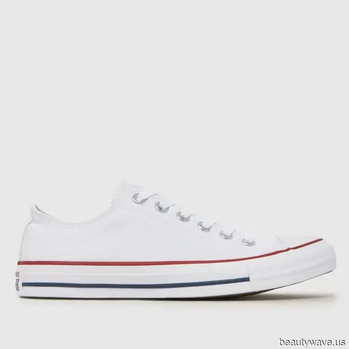 No Sambas&mdash;En mi opinión, esta tendencia de zapatillas atemporales se ve mejor con jeans cada vez.