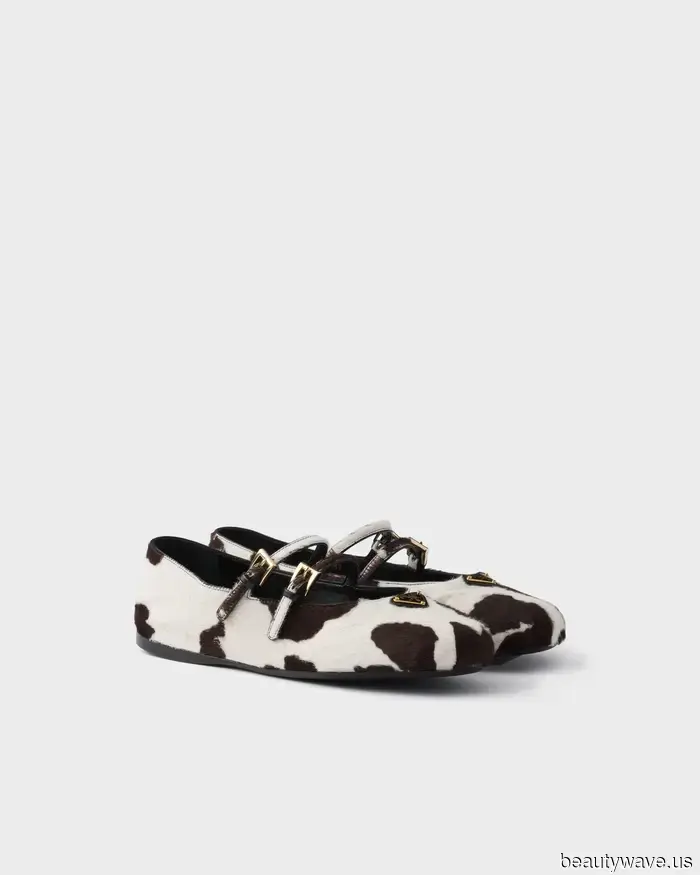 Out of nowhere, those with a keen sense of style are incorporating this shoe trend into their autumn outfits.