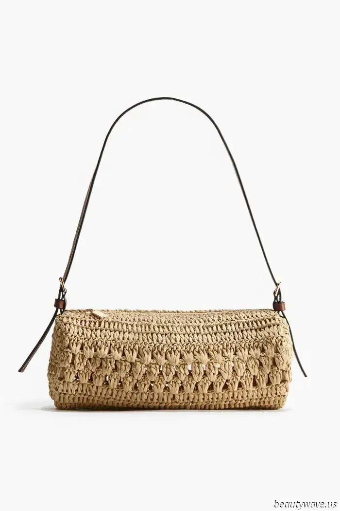 I just returned from Paris and noticed these four summer trends among the most fashionable women.