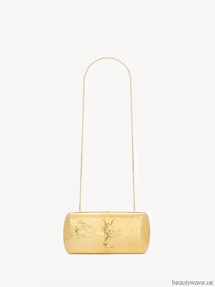 These Parisian street style outfits have become the focal point of my summer mood board.