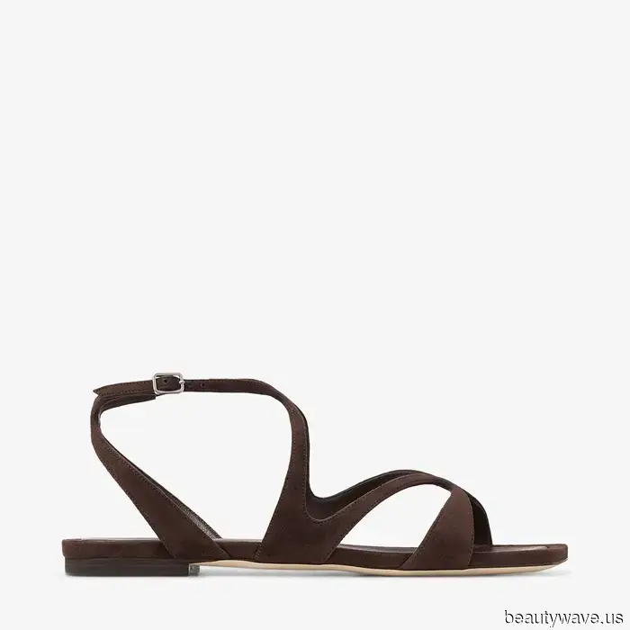 Our Editors Have Weighed In: Here Are the 5 Sandal Color Trends That Seem Outdated for Summer 2025