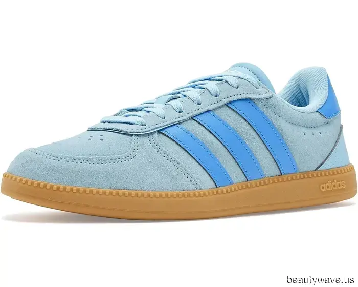 Ascoltami: Zappos ha una selezione elegante di sneaker e ballerine per la primavera