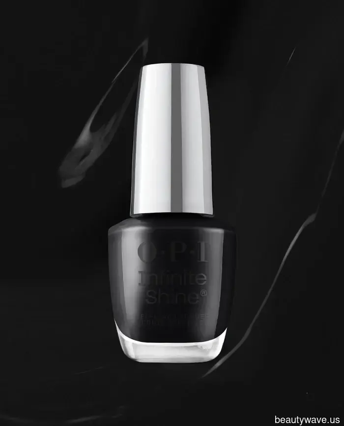 Dark manicures always exude elegance—here are 9 nail designs I'll be replicating this season.