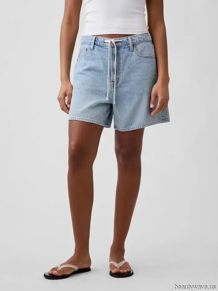 My fashionable mom is shopping on Amazon more frequently and asked for a list of trendy items—I enjoy these stylish discoveries.
