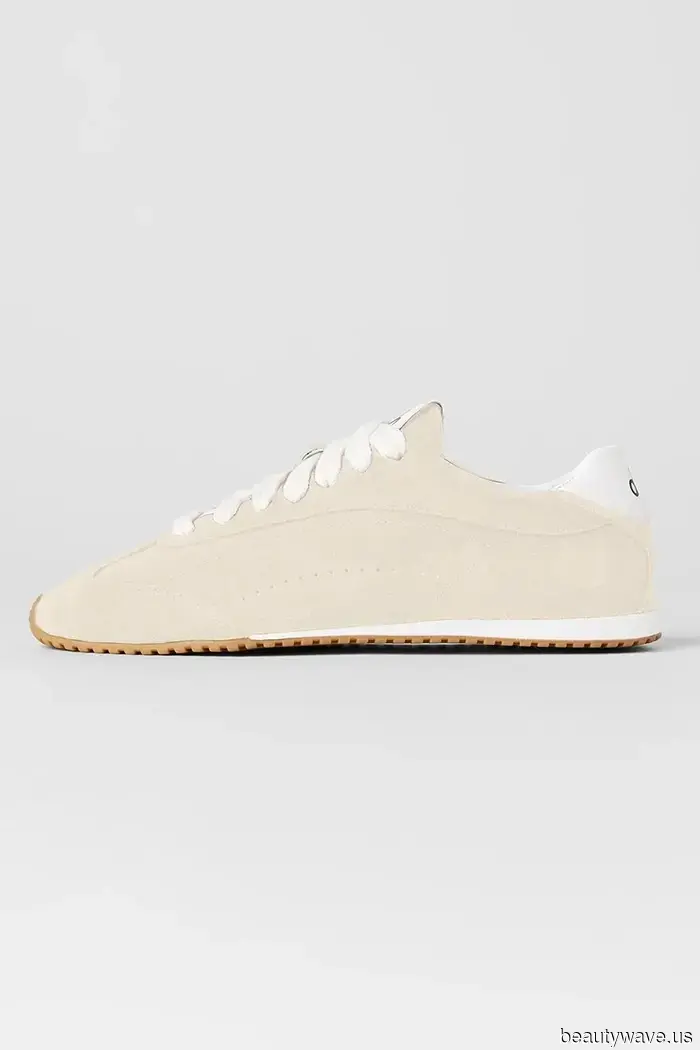 The Specific Sneakers That Everyone With Great Style Will Be Sporting This Fall